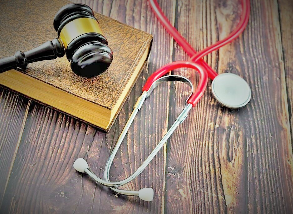 How do Medical Malpractice and Personal Injury Differ?